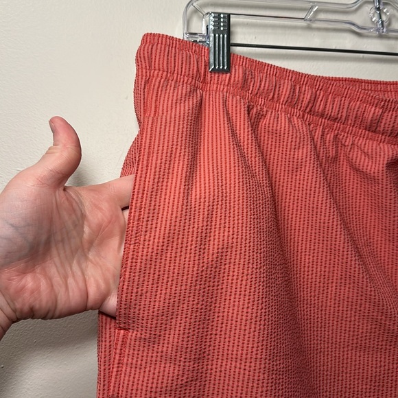 Old Navy Men’s Red Striped Swim Trunks Size L - Picture 3 of 5